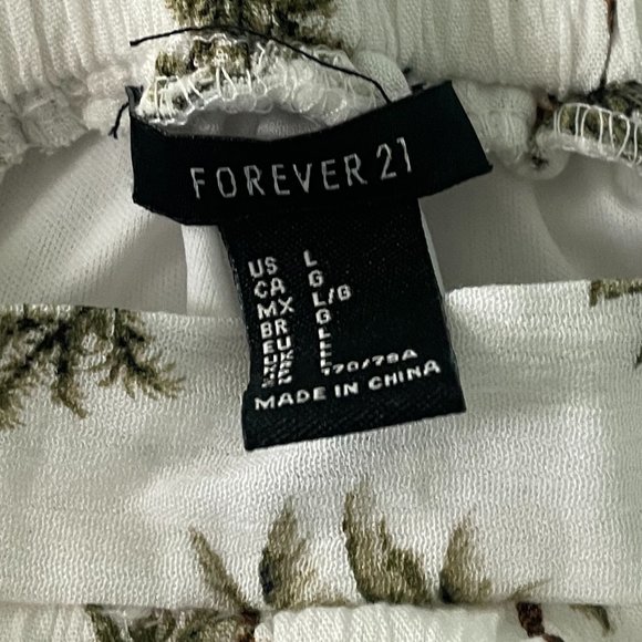 Palm Tree Print Forever 21 Shorts - Picture 3 of 3